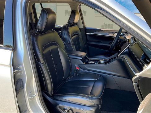 Certified 2023 Jeep Grand Cherokee Limited image 7