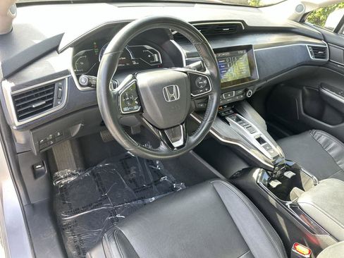 Used 2018 Honda Clarity Touring image 2