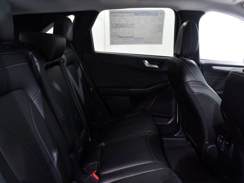 New 2025 Ford Escape SE w/ PHEV Premium Package FWD image 18