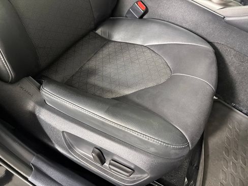 Used 2022 Toyota Camry XSE w/ Carpet Mat Package (TMS) FWD image 32