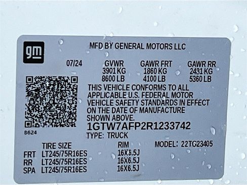 Used 2024 GMC Savana 2500 Work Van w/ Driver Convenience Package image 27