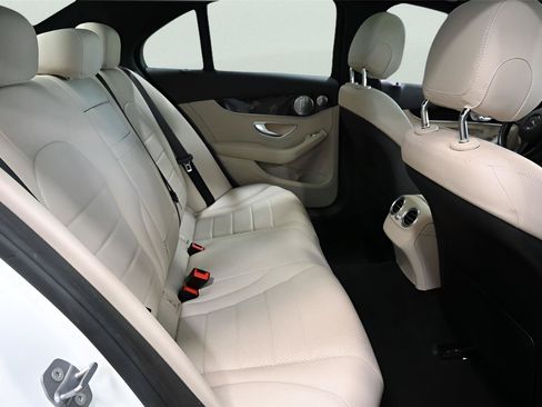 Used 2018 Mercedes-Benz C 300 4MATIC Sedan w/ Premium Package image 18