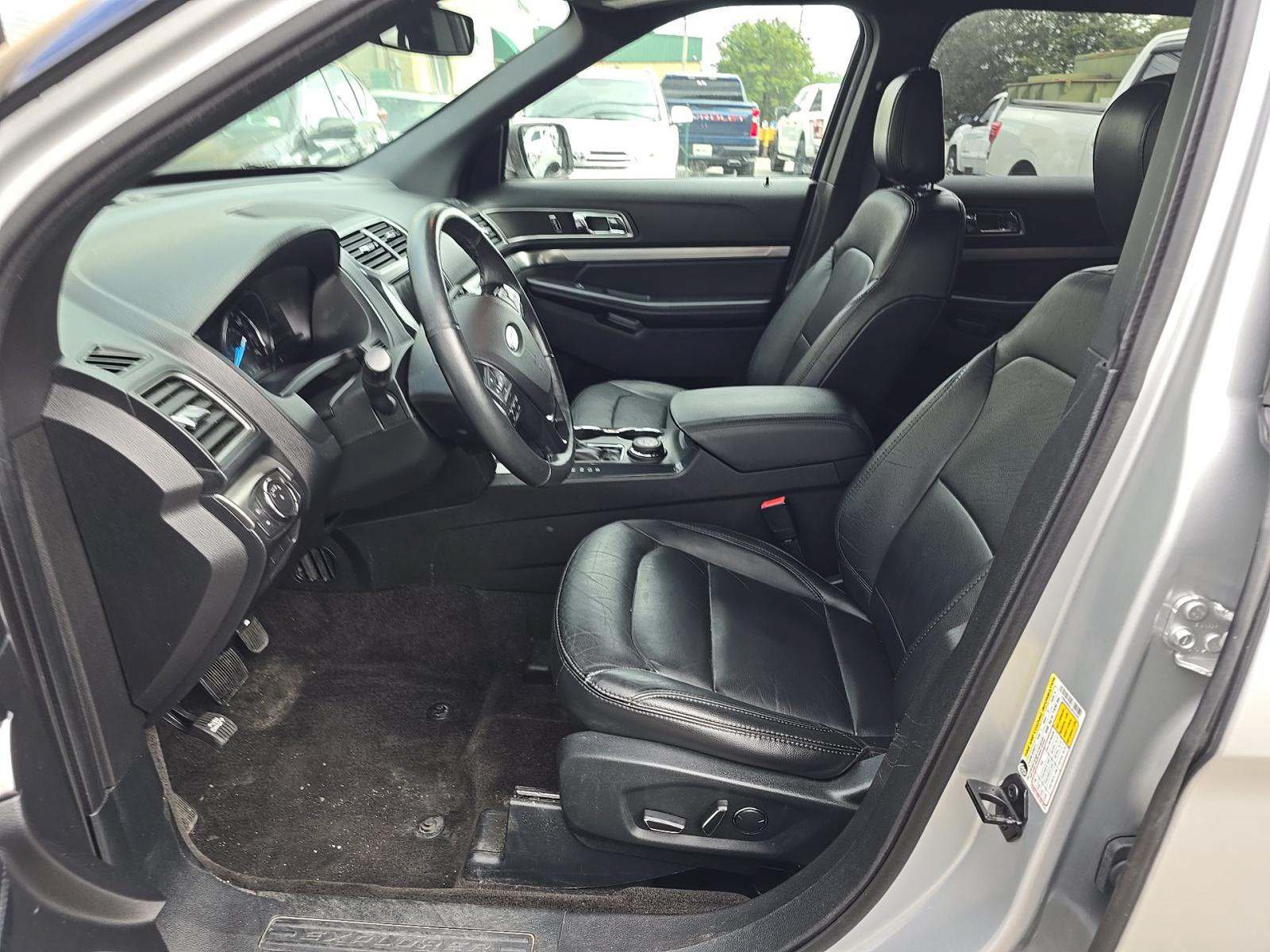 Used 2018 Ford Explorer XLT w/ Equipment Group 202A AWD/4WD image 5