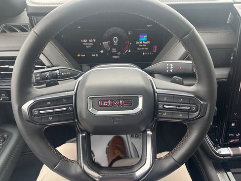 Used 2025 GMC Yukon AT4 w/ AT4 Premium Package image 19