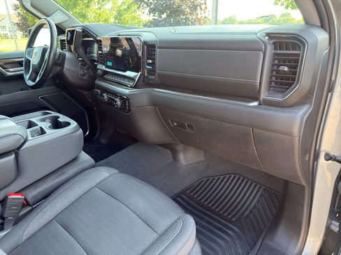 Used 2023 Chevrolet Silverado 1500 LT w/ Z71 Off-Road Package AWD/4WD image 45