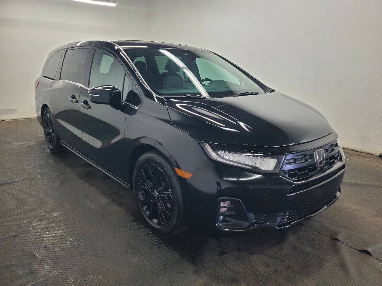 Used 2025 Honda Odyssey Sport-L image 3