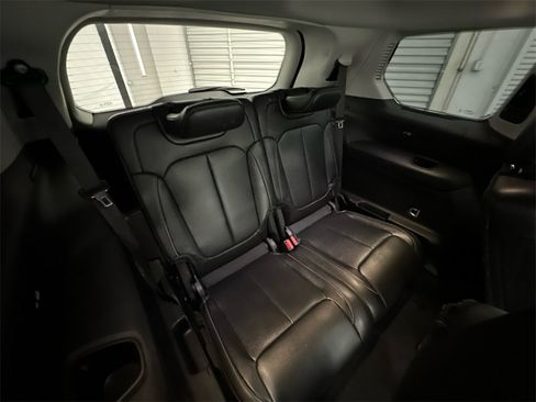 Used 2023 Jeep Grand Cherokee L Limited image 19