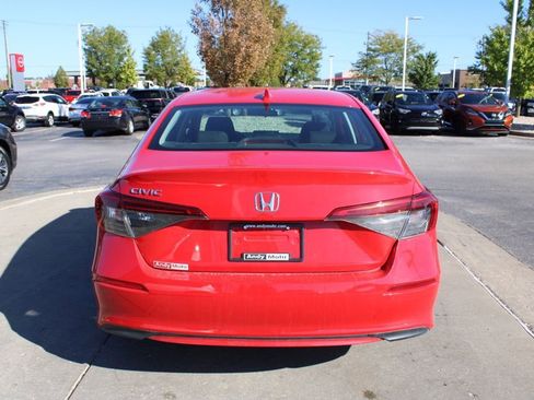 Used 2022 Honda Civic LX image 8