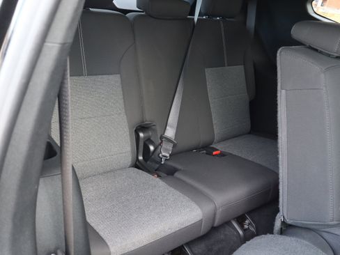 Used 2025 GMC Acadia Elevation image 12