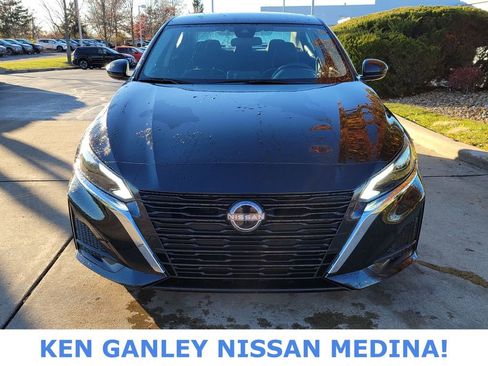 Used 2023 Nissan Altima 2.5 SV image 8