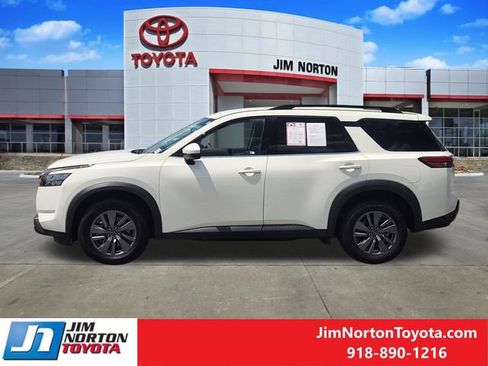Used 2025 Nissan Pathfinder SV AWD/4WD image 5