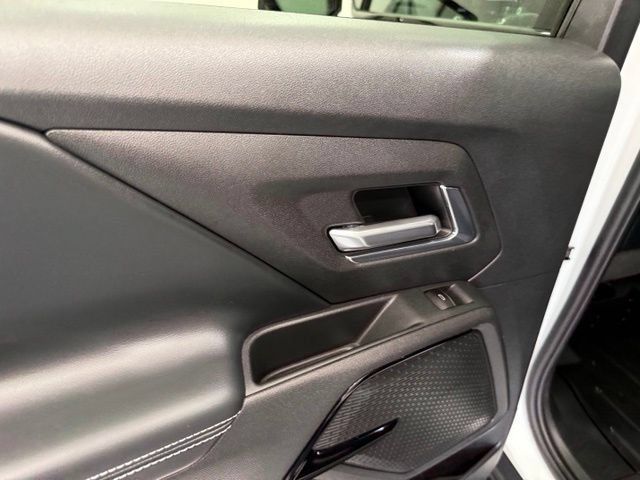 Used 2026 Chevrolet Silverado EV LT AWD/4WD image 22