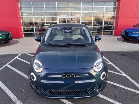 New 2025 FIAT 500 e w/ Quick Order Package 21B Icona image 4