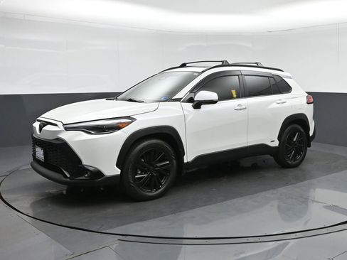 Used 2023 Toyota Corolla Cross XSE w/ Convenience Package image 3