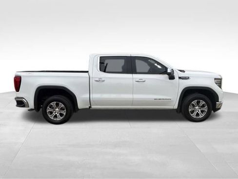 Used 2025 GMC Sierra 1500 SLT image 10