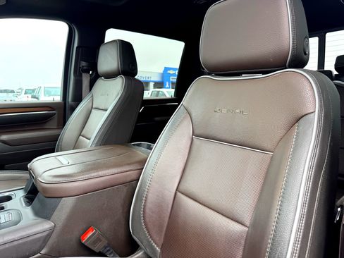 Used 2024 GMC Sierra 2500 Denali w/ Denali Reserve Package image 13