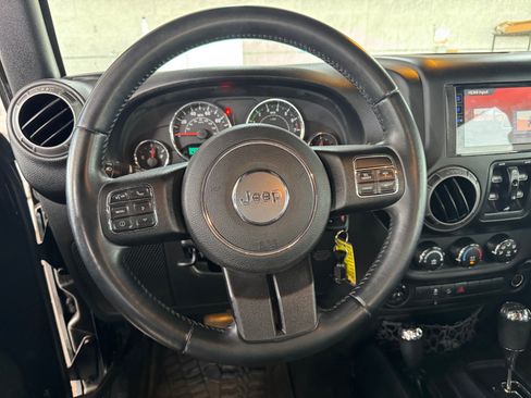Used 2015 Jeep Wrangler Unlimited Sport w/ Quick Order Package 24S AWD/4WD image 12