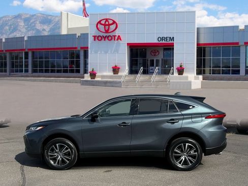 Used 2024 Toyota Venza LE AWD/4WD image 6