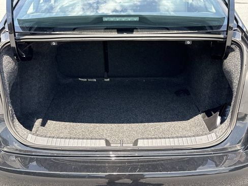 Used 2025 Volkswagen Jetta SE FWD image 31
