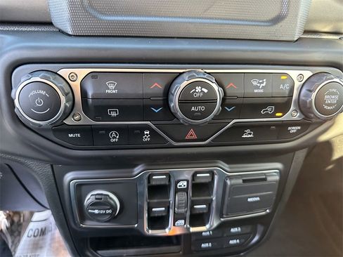 New 2023 Jeep Gladiator Willys image 27