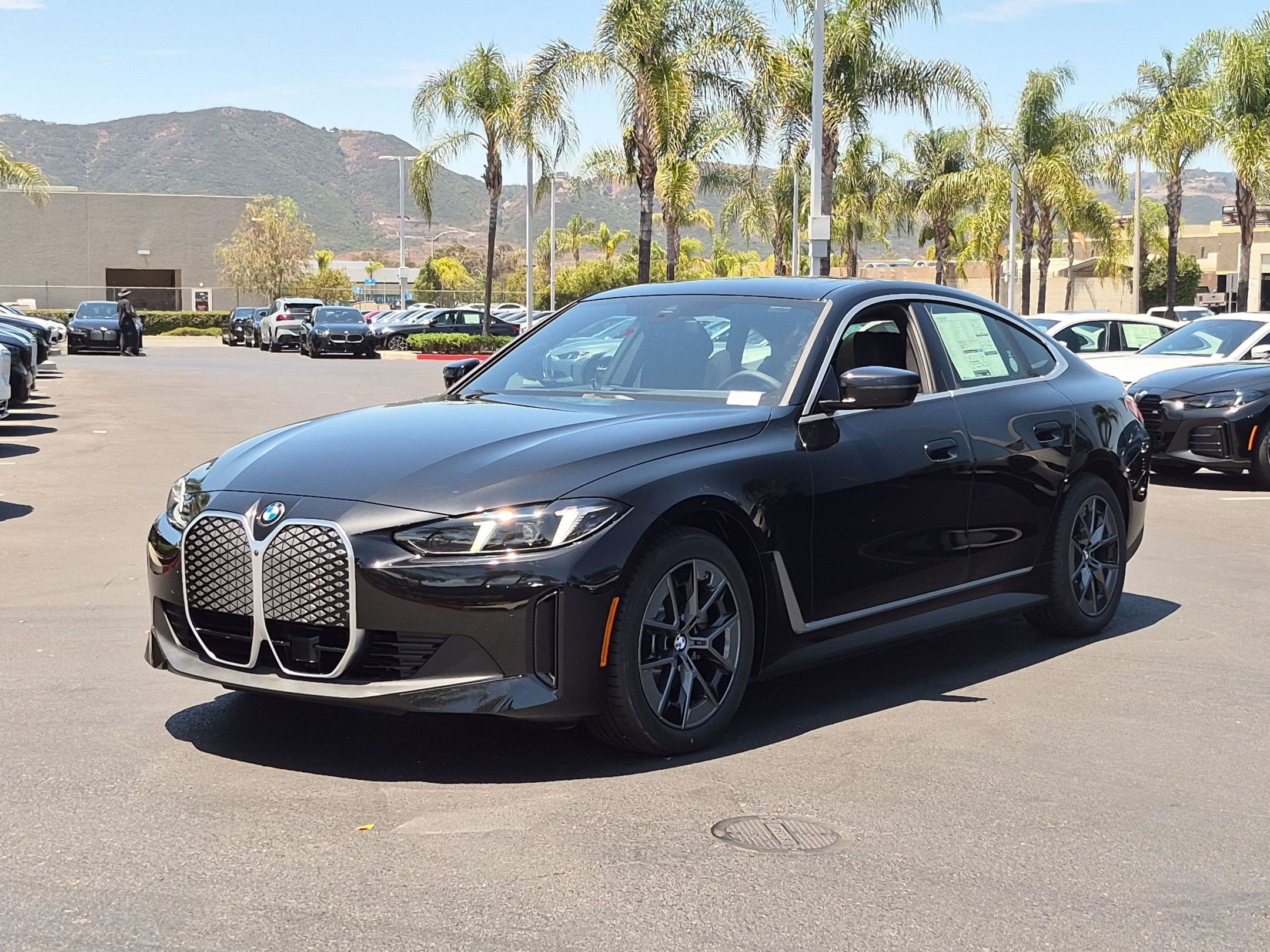 New 2026 BMW i4 eDrive40 w/ Parking Assistance Package RWD image 5