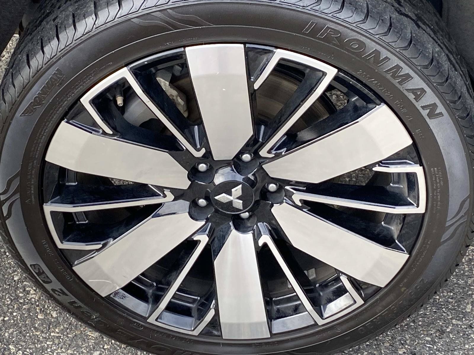 Used 2025 Mitsubishi Outlander SE FWD image 27
