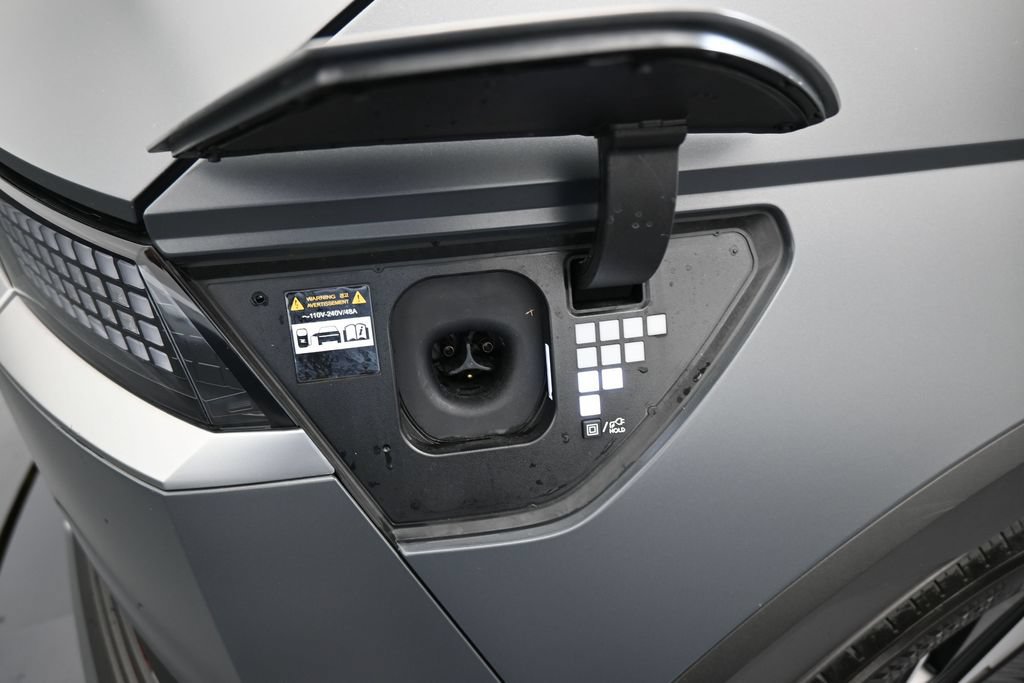 Used 2025 Hyundai Ioniq 5 SEL RWD image 46