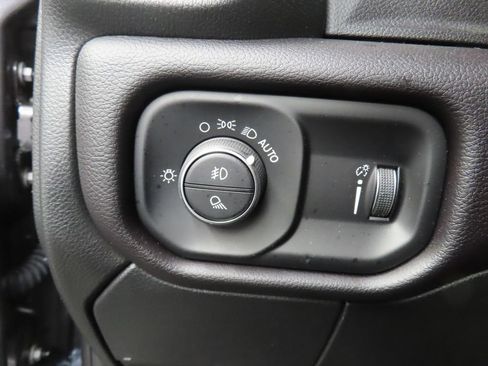 Used 2024 RAM 2500 Big Horn w/ Night Edition AWD/4WD image 38