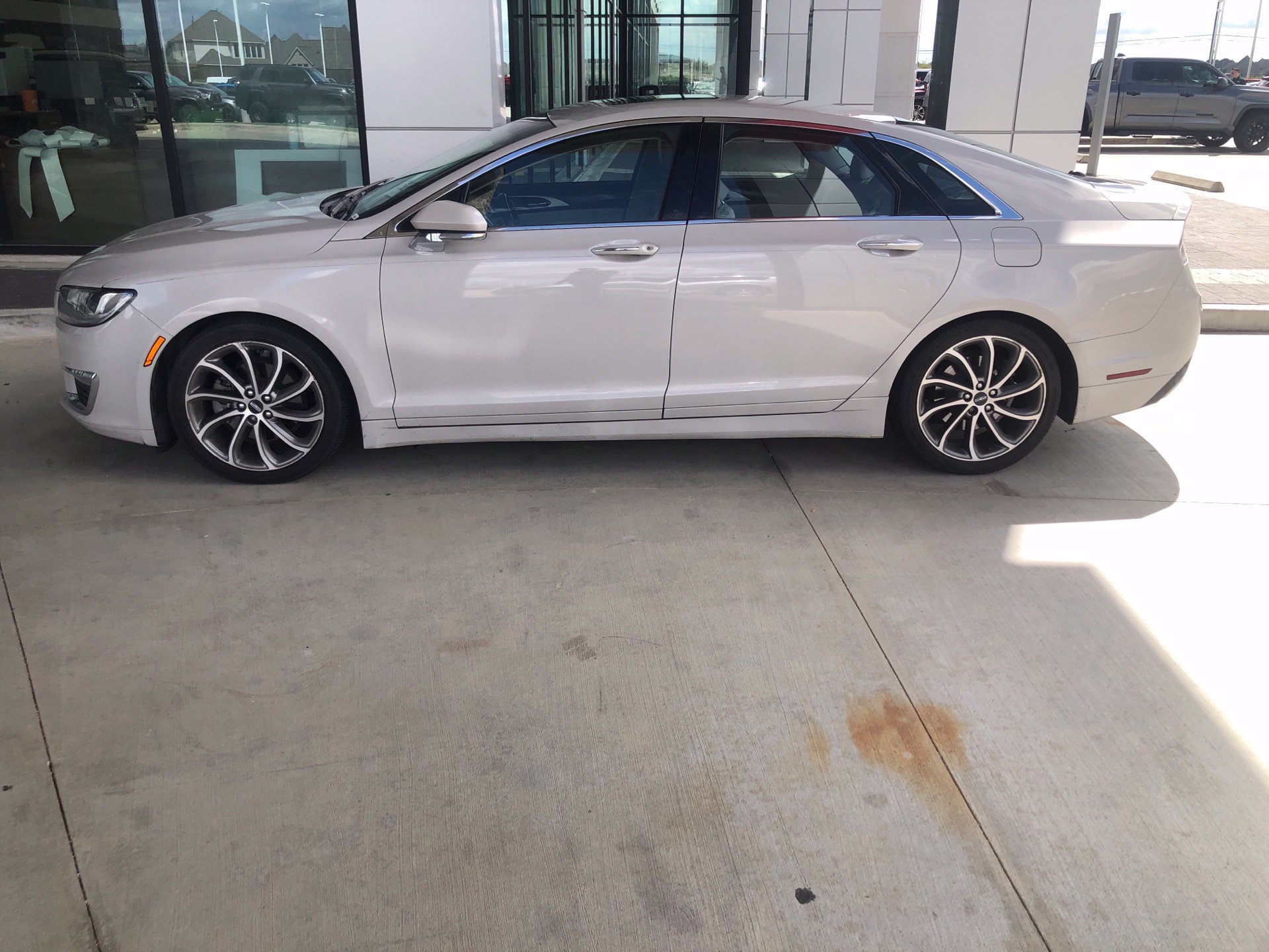 Used 2019 Lincoln MKZ Reserve w/ Reserve Plus Package FWD image 6