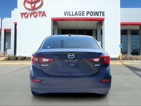 Used 2016 MAZDA MAZDA3 i Grand Touring image 3