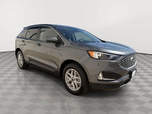 Used 2024 Ford Edge SEL w/ Convenience Package AWD/4WD image 3