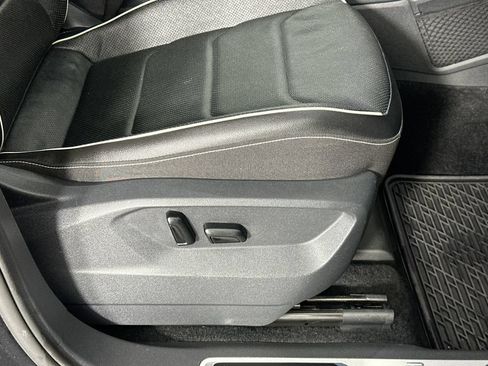 Used 2022 Volkswagen Tiguan SEL R-Line AWD/4WD image 23