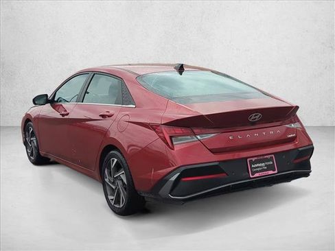 Used 2024 Hyundai Elantra Limited image 7
