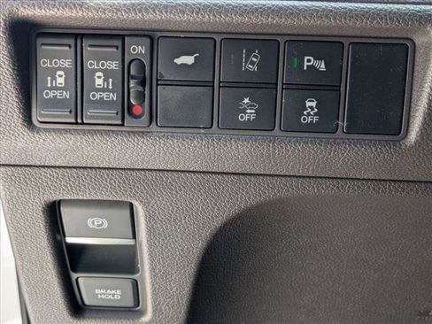 Used 2018 Honda Odyssey Elite image 11