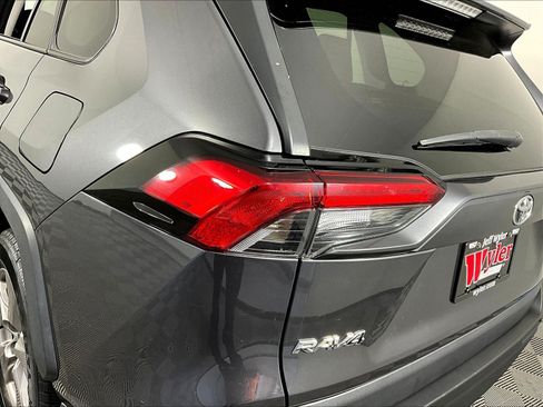 Used 2022 Toyota RAV4 XLE FWD image 23