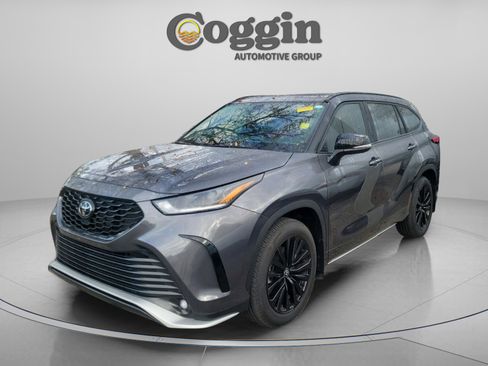 Used 2025 Toyota Highlander XSE image 1