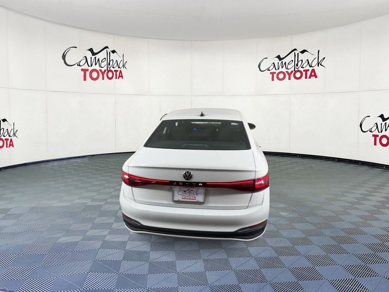 Used 2025 Volkswagen Jetta Sport FWD image 9