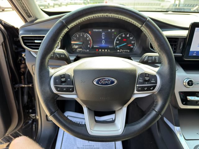 Used 2023 Ford Explorer XLT w/ Equipment Group 202A AWD/4WD image 37