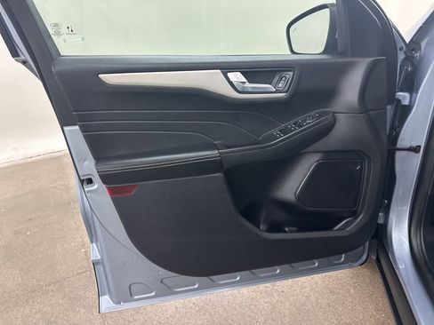 Used 2022 Ford Escape SEL image 32