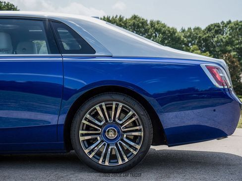 Used 2023 Rolls-Royce Ghost w/ Ghost Package image 5