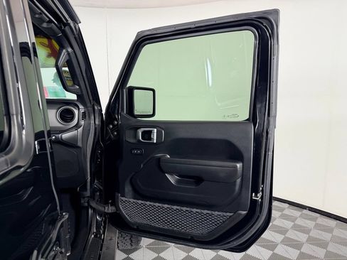 Used 2023 Jeep Wrangler Unlimited Sport AWD/4WD image 35