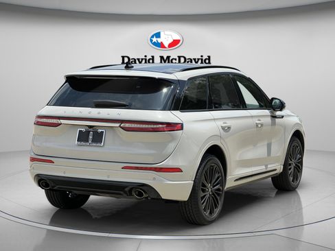 Certified 2023 Lincoln Corsair Reserve w/ Equipment Group 202A AWD/4WD image 7