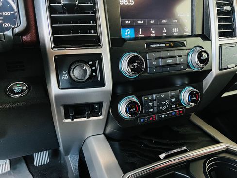 Used 2019 Ford F250 Platinum w/ Platinum Ultimate Package image 18