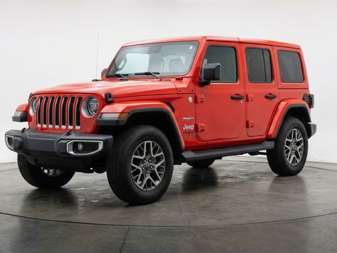 Used 2025 Jeep Wrangler Sahara image 3