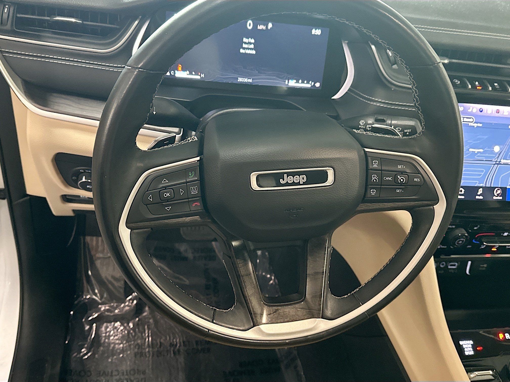 Used 2022 Jeep Grand Cherokee L Limited AWD/4WD image 17