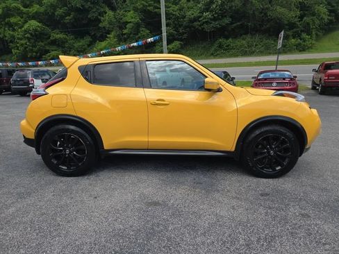 Used 2015 Nissan Juke SV w/ Technology Package AWD/4WD image 4