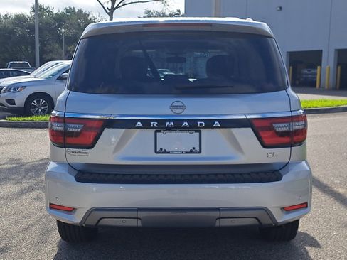 Used 2023 Nissan Armada SL w/ Captain's Chairs Package RWD image 6