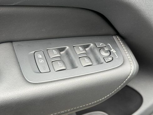 Used 2023 Volvo XC60 B5 Ultimate AWD/4WD image 9