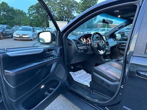 Used 2016 Dodge Grand Caravan R/T FWD image 11