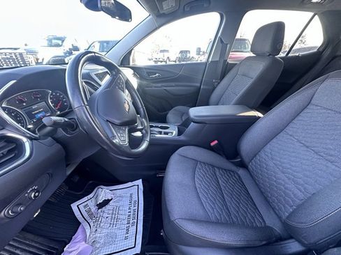 Used 2019 Chevrolet Equinox LT w/ Driver Convenience Package image 12